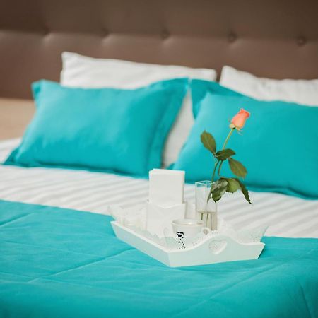 Hotel Versailles Lutsʼk Rum bild
