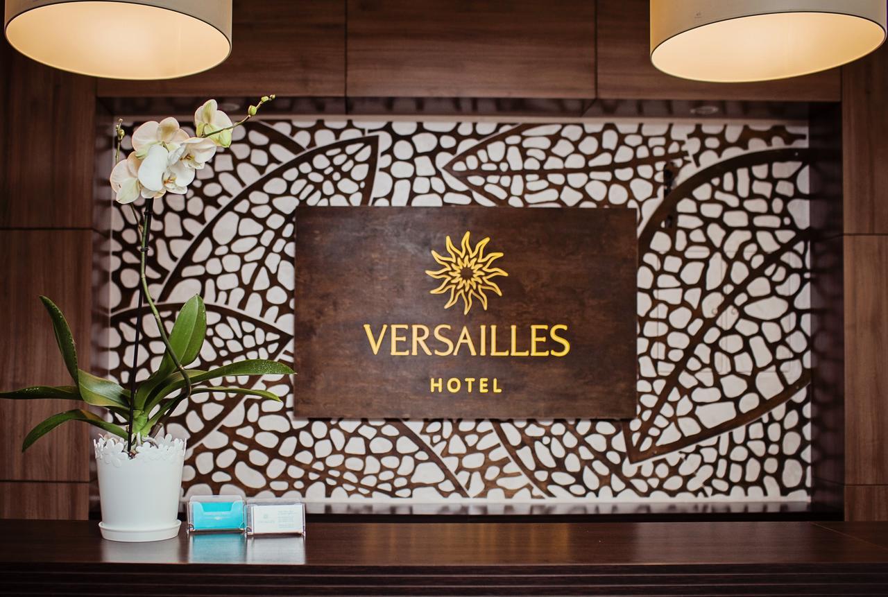 Hotel Versailles Lutsʼk Exteriör bild